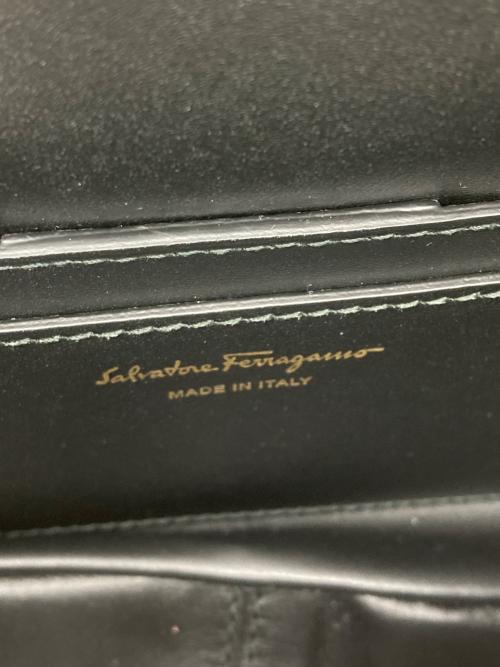 Salvatore Ferragamo（サルヴァトーレ フェラガモ）Salvatore Ferragamo (サルヴァトーレ フェラガモ) ガンチーニ キャンバス&レザー カメラバッグ チェーンショルダーバッグ ベージュの古着・服飾アイテム