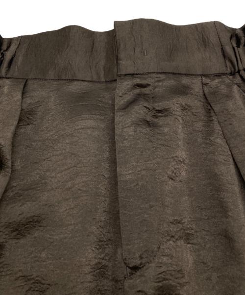 Curensology（カレンソロジー）Curensology (カレンソロジー) クラッシュサテンパンツ ブラック サイズ:36の古着・服飾アイテム