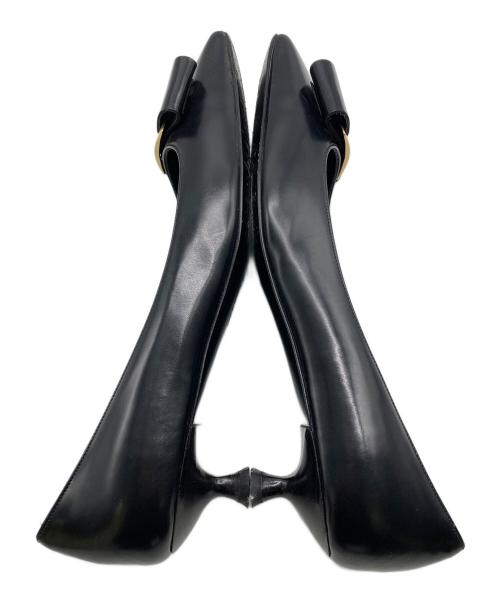 Salvatore Ferragamo（サルヴァトーレ フェラガモ）Salvatore Ferragamo (サルヴァトーレ フェラガモ) ヴァラ パンプス ブラック サイズ:6.5の古着・服飾アイテム
