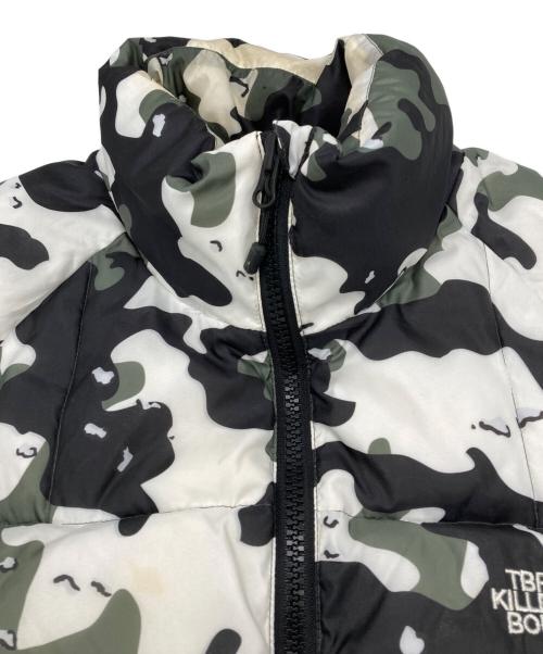 TIGHTBOOTH PRODUCTION（タイトブースプロダクション）TIGHTBOOTH PRODUCTION (タイトブースプロダクション) KILLER BONG (キラーボング) URBAN CAMO DOWN JKT ホワイト×グリーン サイズ:Lの古着・服飾アイテム