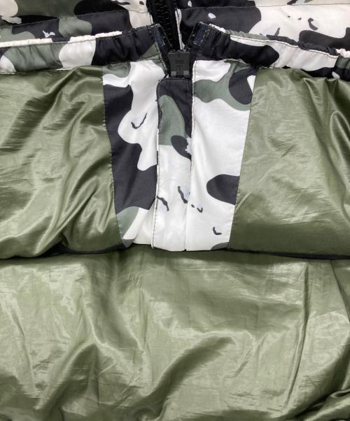 TIGHTBOOTH PRODUCTION（タイトブースプロダクション）TIGHTBOOTH PRODUCTION (タイトブースプロダクション) KILLER BONG (キラーボング) URBAN CAMO DOWN JKT ホワイト×グリーン サイズ:Lの古着・服飾アイテム