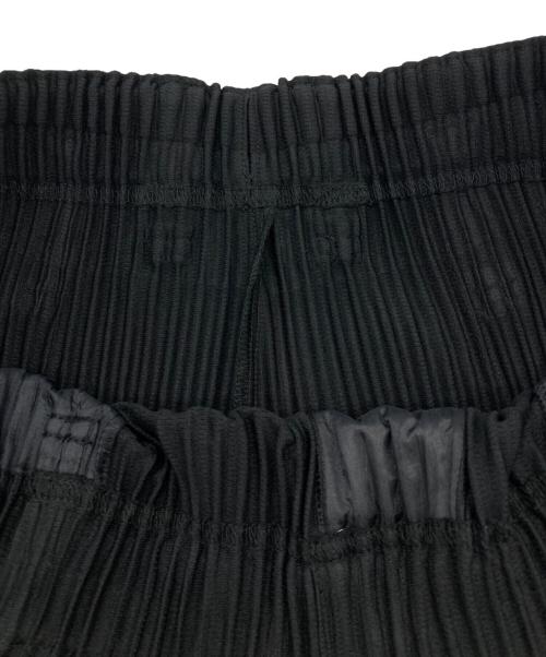 HOMME PLISSE ISSEY MIYAKE（オム プリッセ イッセイ ミヤケ）HOMME PLISSE ISSEY MIYAKE (オム プリッセ イッセイ ミヤケ) BASICS プリーツパンツ ブラック サイズ:3の古着・服飾アイテム