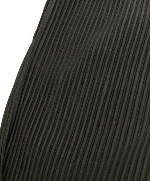 HOMME PLISSE ISSEY MIYAKE（オム プリッセ イッセイ ミヤケ）HOMME PLISSE ISSEY MIYAKE (オム プリッセ イッセイ ミヤケ) BASICS プリーツパンツ ブラック サイズ:3の古着・服飾アイテム
