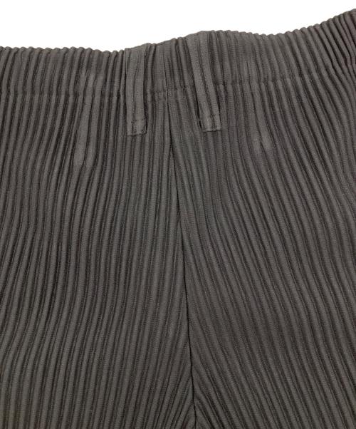 HOMME PLISSE ISSEY MIYAKE（オム プリッセ イッセイ ミヤケ）HOMME PLISSE ISSEY MIYAKE (オム プリッセ イッセイ ミヤケ) BASICS プリーツパンツ ブラック サイズ:3の古着・服飾アイテム