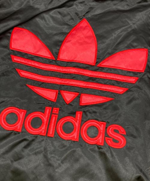 adidas（アディダス）adidas (アディダス) トレフォイルアノラックパーカー レッド×ブラック サイズ:MLの古着・服飾アイテム