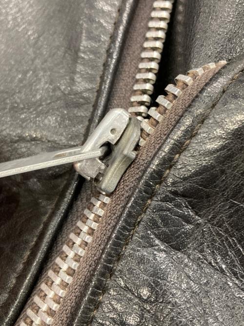 TT LEATHER（ティー・ティー・レザー）TT LEATHER (ティー・ティー・レザー) 70s～80s/ ヴィンテージパディット ライダースジャケット ブラック サイズ:表記なしの古着・服飾アイテム