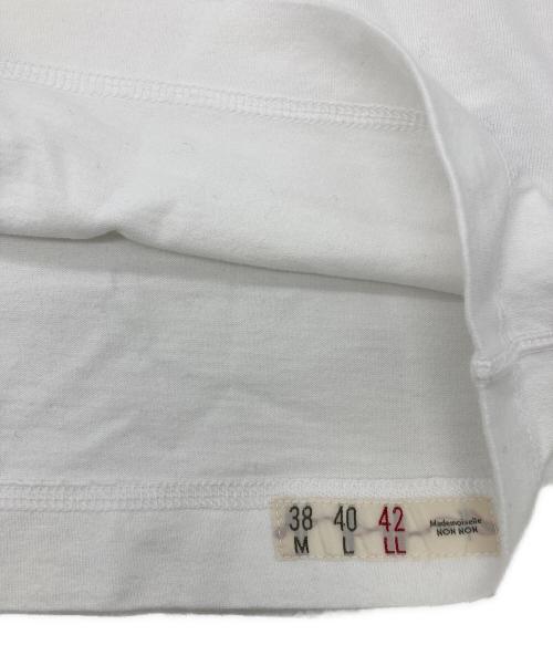 Mademoiselle NON NON（マドモアゼルノンノン）Mademoiselle NON NON (マドモアゼルノンノン) 刺繍ワッペン&ネームTシャツ ホワイト サイズ:42（LL）の古着・服飾アイテム