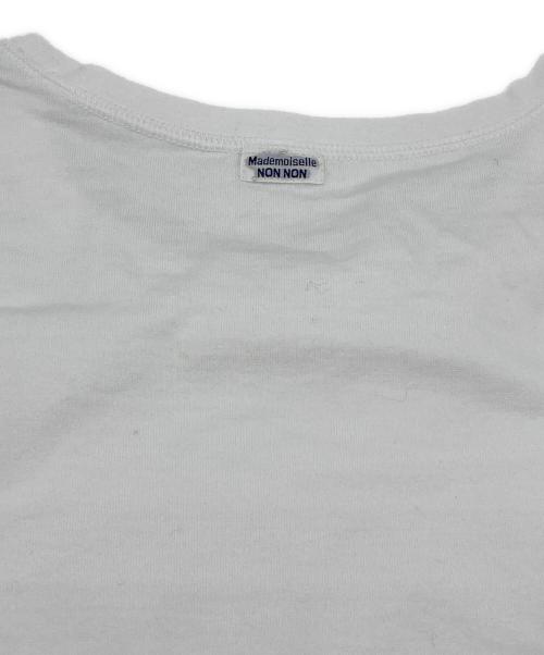 Mademoiselle NON NON（マドモアゼルノンノン）Mademoiselle NON NON (マドモアゼルノンノン) 刺繍ワッペン&ネームTシャツ ホワイト サイズ:42（LL）の古着・服飾アイテム