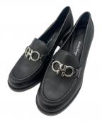 Salvatore Ferragamoサルヴァトーレ フェラガモ）の古着「ガンチーニヒールパンプス」｜ブラック