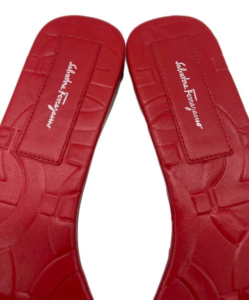 Salvatore Ferragamo（サルヴァトーレ フェラガモ）Salvatore Ferragamo (サルヴァトーレ フェラガモ) デニムサンダル ネイビー×レッド サイズ:7.5の古着・服飾アイテム