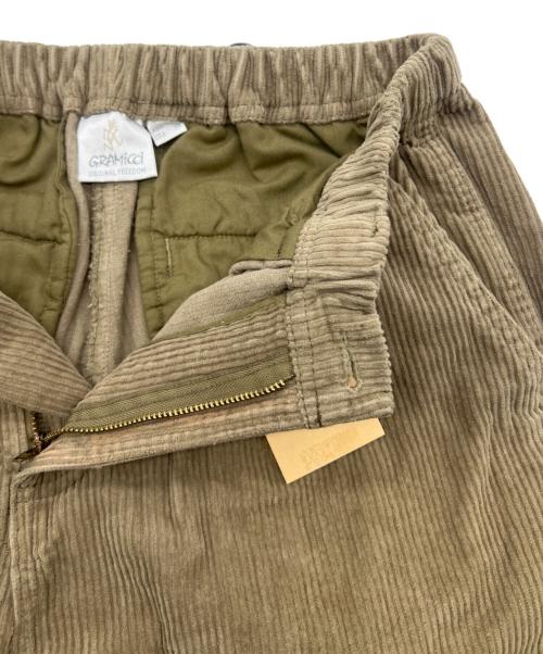 GRAMICCI（グラミチ）GRAMICCI (グラミチ) 8ウェールズ コーデュロイワイドテーパードパンツ カーキ サイズ:S 未使用品の古着・服飾アイテム