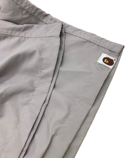 A BATHING APE（ア ベイシング エイプ）A BATHING APE (ア ベイシング エイプ) SHARK SHORTS グレー サイズ:2XL 未使用品の古着・服飾アイテム