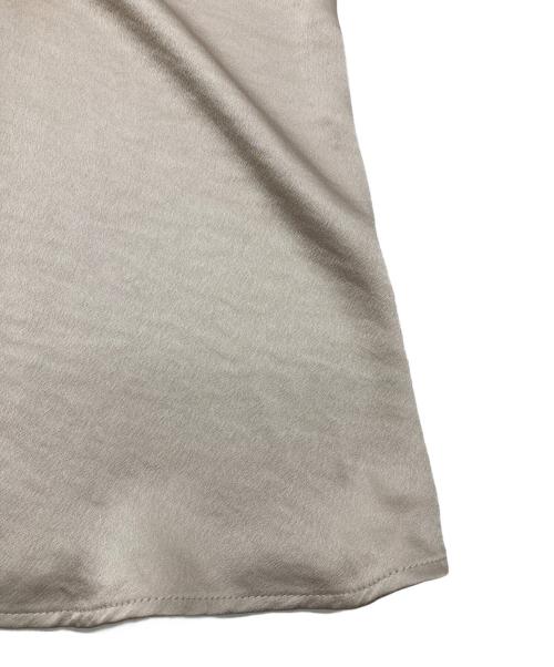 polaura（ポロ―ラ）polaura (ポロ―ラ) アメスリヴィンテージサテンフレアドレス ベージュ サイズ:S 未使用品の古着・服飾アイテム