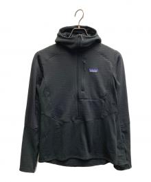 Patagonia（パタゴニア）の古着「R1 プルオーバー・フーディ」｜ブラック