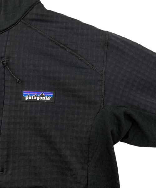 Patagonia（パタゴニア）Patagonia (パタゴニア) R1 プルオーバー・フーディ ブラック サイズ:Mの古着・服飾アイテム
