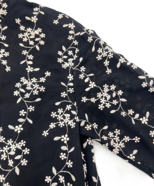 CLANE（クラネ）CLANE (クラネ) ストライプフラワーエンブロイダリ―ワンピース ブラック サイズ:SSの古着・服飾アイテム