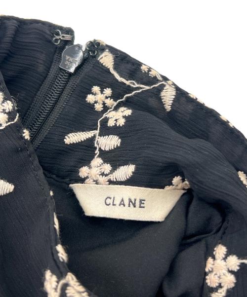 CLANE（クラネ）CLANE (クラネ) ストライプフラワーエンブロイダリ―ワンピース ブラック サイズ:SSの古着・服飾アイテム