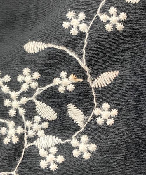 CLANE（クラネ）CLANE (クラネ) ストライプフラワーエンブロイダリ―ワンピース ブラック サイズ:SSの古着・服飾アイテム