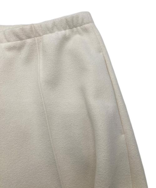 YLEVE（イレーヴ）YLEVE (イレーヴ) 22AW TWEEDY BONDING JERSEY TR パンツ ベージュ サイズ:2の古着・服飾アイテム