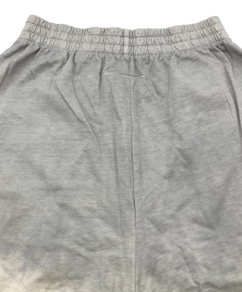 MM6 Maison Margiela（エムエムシックスメゾンマルジェラ）MM6 Maison Margiela (エムエムシックスメゾンマルジェラ) タイダイ ショートパンツ ホワイト×グレー サイズ:12 未使用品の古着・服飾アイテム