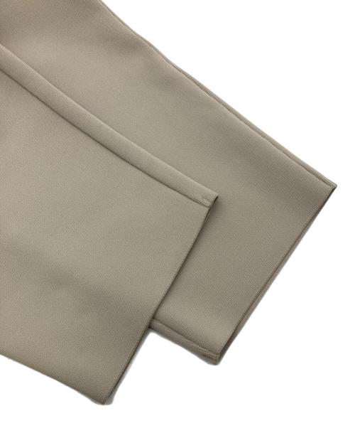 journal standard luxe（ジャーナルスタンダード ラックス）journal standard luxe (ジャーナルスタンダード ラックス) 25AW スムース パンツ ベージュ サイズ:FREEの古着・服飾アイテム