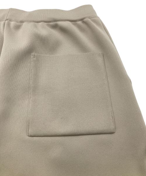 journal standard luxe（ジャーナルスタンダード ラックス）journal standard luxe (ジャーナルスタンダード ラックス) 25AW スムース パンツ ベージュ サイズ:FREEの古着・服飾アイテム