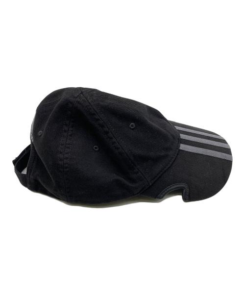 BALENCIAGA（バレンシアガ）BALENCIAGA (バレンシアガ) adidas (アディダス) ロゴストライプベースボールキャップ ブラック サイズ:M(57cm)の古着・服飾アイテム