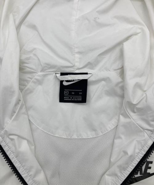 NIKE（ナイキ）NIKE (ナイキ) ナイロンジャケット ホワイト×ブラック サイズ:XLの古着・服飾アイテム