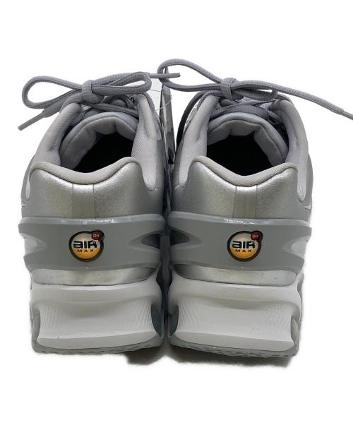 NIKE（ナイキ）NIKE (ナイキ) NIKE W AIR MAX DN8 WOLF GREY/METALLIC SILVER-OFF WHITE グレー サイズ:26の古着・服飾アイテム
