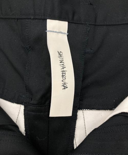 SHINYA KOZUKA（シンヤコズカ）SHINYA KOZUKA (シンヤコズカ) STUDIOUS (ステュディオス) 別注 ハイバギーチノパンツ ブラック サイズ:Sの古着・服飾アイテム