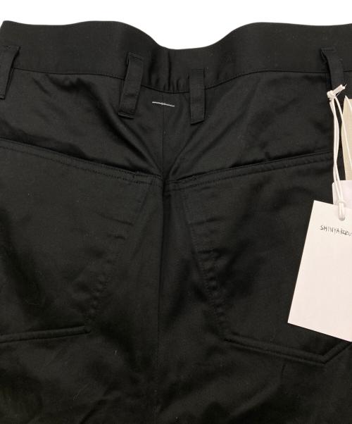 SHINYA KOZUKA（シンヤコズカ）SHINYA KOZUKA (シンヤコズカ) STUDIOUS (ステュディオス) 別注 ハイバギーチノパンツ ブラック サイズ:Sの古着・服飾アイテム
