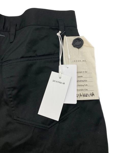 SHINYA KOZUKA（シンヤコズカ）SHINYA KOZUKA (シンヤコズカ) STUDIOUS (ステュディオス) 別注 ハイバギーチノパンツ ブラック サイズ:Sの古着・服飾アイテム
