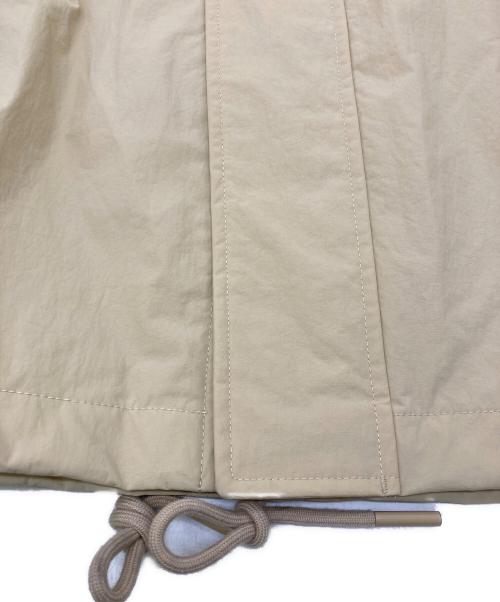 MARITHE+FRANCOIS GIRBAUD（マリテフランソワジルボー）MARITHE+FRANCOIS GIRBAUD (マリテフランソワジルボー) マウンテンナイロンコート ベージュ サイズ:Mの古着・服飾アイテム