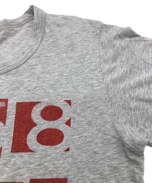COMME des GARCONS（コムデギャルソン）COMME des GARCONS (コムデギャルソン) Ai weiwei プリントＴシャツ グレー サイズ:Sの古着・服飾アイテム