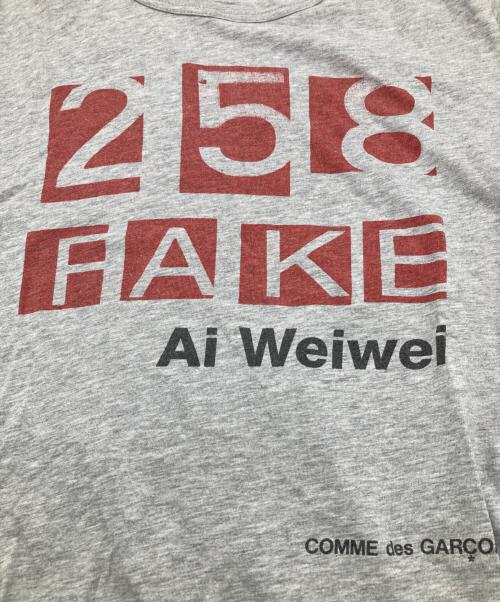 COMME des GARCONS（コムデギャルソン）COMME des GARCONS (コムデギャルソン) Ai weiwei プリントＴシャツ グレー サイズ:Sの古着・服飾アイテム