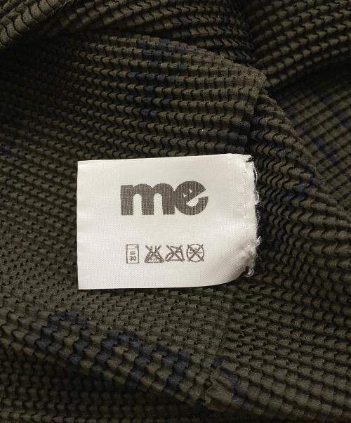 me ISSEY MIYAKE（ミーイッセイ ミヤケ）me ISSEY MIYAKE (ミーイッセイ ミヤケ) 転写 プリーツカットソー グリーン サイズ:-の古着・服飾アイテム