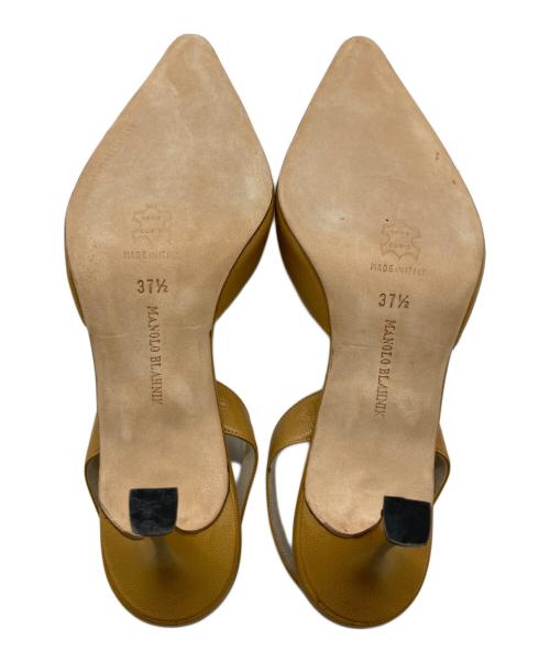 Manolo Blahnik（マノロブラニク）Manolo Blahnik (マノロブラニク) ポインテッドトゥパンプス ベージュ サイズ:37.5の古着・服飾アイテム
