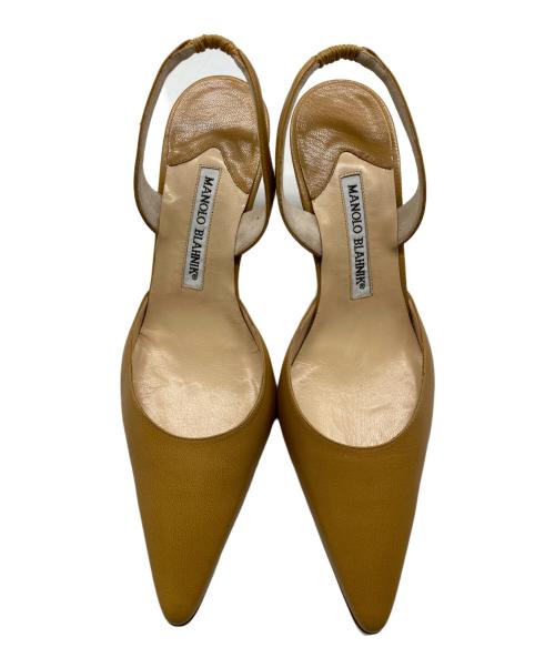 Manolo Blahnik（マノロブラニク）Manolo Blahnik (マノロブラニク) ポインテッドトゥパンプス ベージュ サイズ:37.5の古着・服飾アイテム