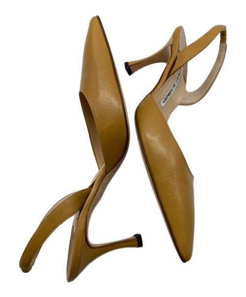 Manolo Blahnik（マノロブラニク）Manolo Blahnik (マノロブラニク) ポインテッドトゥパンプス ベージュ サイズ:37.5の古着・服飾アイテム