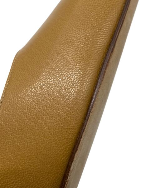 Manolo Blahnik（マノロブラニク）Manolo Blahnik (マノロブラニク) ポインテッドトゥパンプス ベージュ サイズ:37.5の古着・服飾アイテム