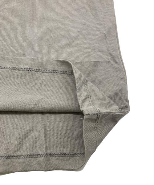 MM6 Maison Margiela（エムエムシックスメゾンマルジェラ）MM6 Maison Margiela (エムエムシックスメゾンマルジェラ) ナンバリングTシャツ グレー サイズ:16の古着・服飾アイテム