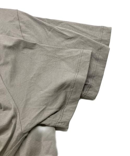 MM6 Maison Margiela（エムエムシックスメゾンマルジェラ）MM6 Maison Margiela (エムエムシックスメゾンマルジェラ) ナンバリングTシャツ グレー サイズ:16の古着・服飾アイテム