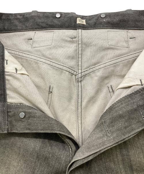 T.T TAIGA TAKAHASHI（タイガ・タカハシ）T.T TAIGA TAKAHASHI (タイガ・タカハシ) Lot.209 BUCKLE-BACKED TROUSERS グレー サイズ:32の古着・服飾アイテム