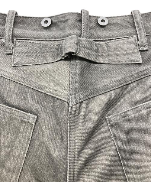 T.T TAIGA TAKAHASHI（タイガ・タカハシ）T.T TAIGA TAKAHASHI (タイガ・タカハシ) Lot.209 BUCKLE-BACKED TROUSERS グレー サイズ:32の古着・服飾アイテム