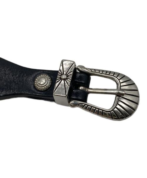 TOGA ARCHIVES（トーガアーカイブス）TOGA ARCHIVES (トーガアーカイブス) Concho leather bangleの古着・服飾アイテム