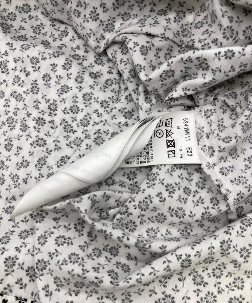 To b. by agnes b.（トゥービー バイ アニエスベー）To b. by agnes b. (トゥービー バイ アニエスベー) フラワーロングシャツワンピース ブラック×ホワイト サイズ:38の古着・服飾アイテム