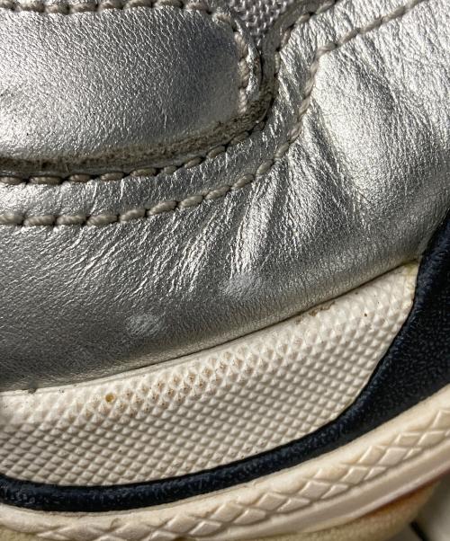 BALENCIAGA（バレンシアガ）BALENCIAGA (バレンシアガ) TRIPLE S グレー サイズ:28.5の古着・服飾アイテム