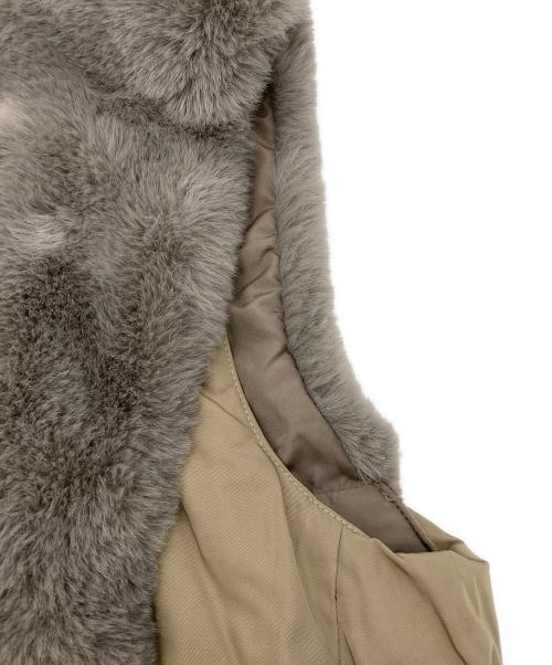 MARECHAL TERRE（マルシャルテル）MARECHAL TERRE (マルシャルテル) ファードッキングベスト ベージュ サイズ:2の古着・服飾アイテム
