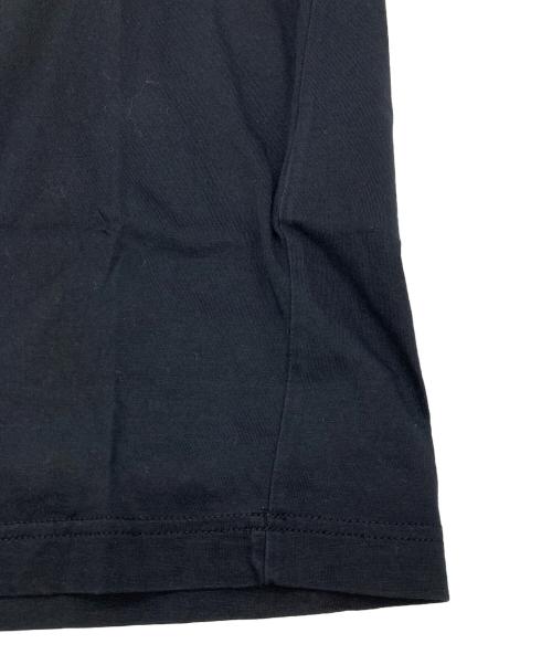 PRADA（プラダ）PRADA (プラダ) 三角プレートパッチＴシャツ ブラック サイズ:Mの古着・服飾アイテム