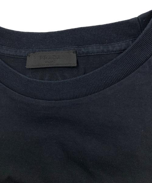 PRADA（プラダ）PRADA (プラダ) 三角プレートパッチＴシャツ ブラック サイズ:Mの古着・服飾アイテム
